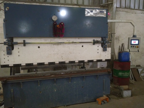 SHEET BENDING MACHINE